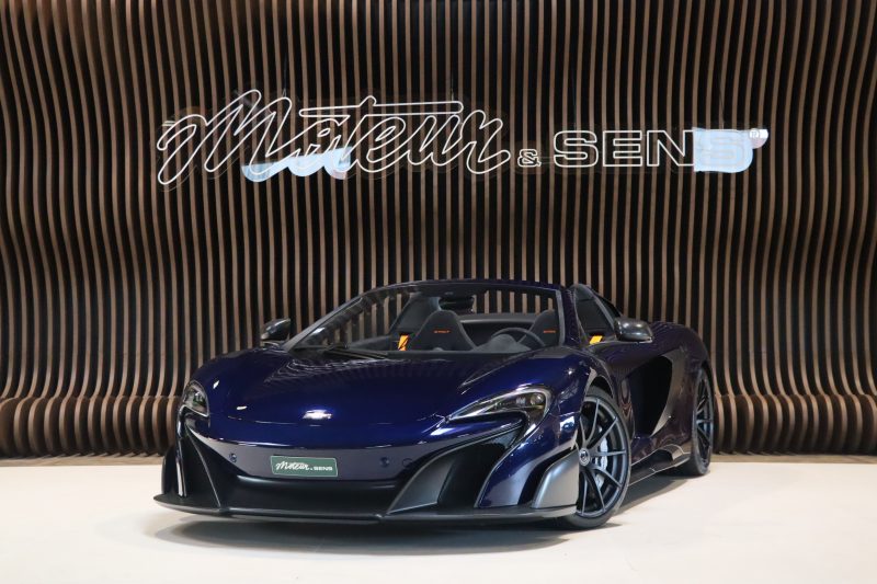 675LT SPIDER BLUE CARBON EXPOSED