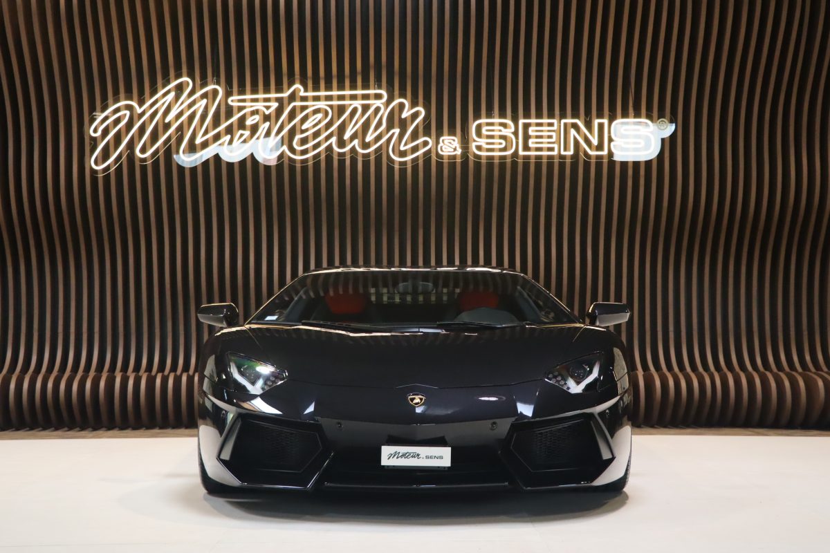 3 3