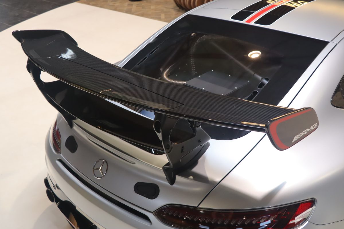52 52
